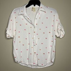 Lips print button down